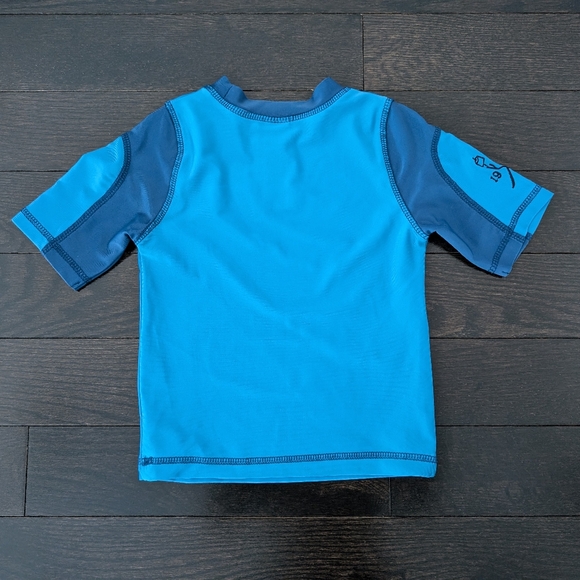 sz:4 Disney Mickey Mouse swim rashguard shirt, Boys/Toddler LIKE NEW - Picture 2 of 5